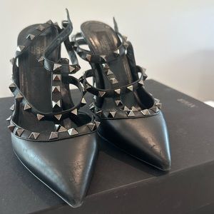 Valentino rockstod ankle strap pump - black 39